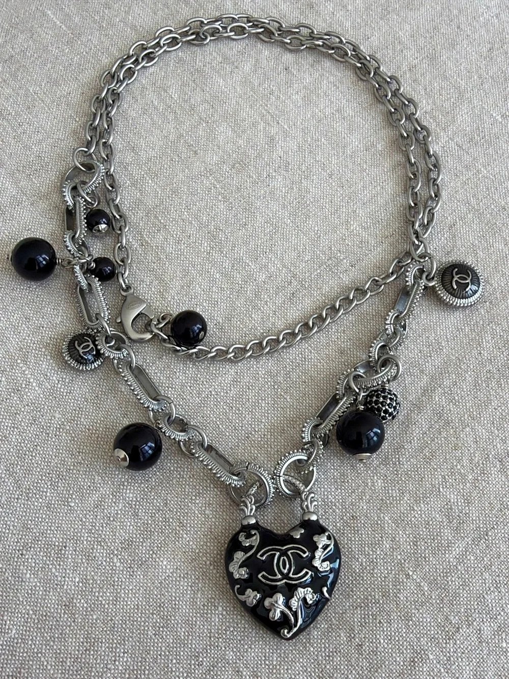 🖤CHANEL Black and Silver Heart Charm Necklace🖤